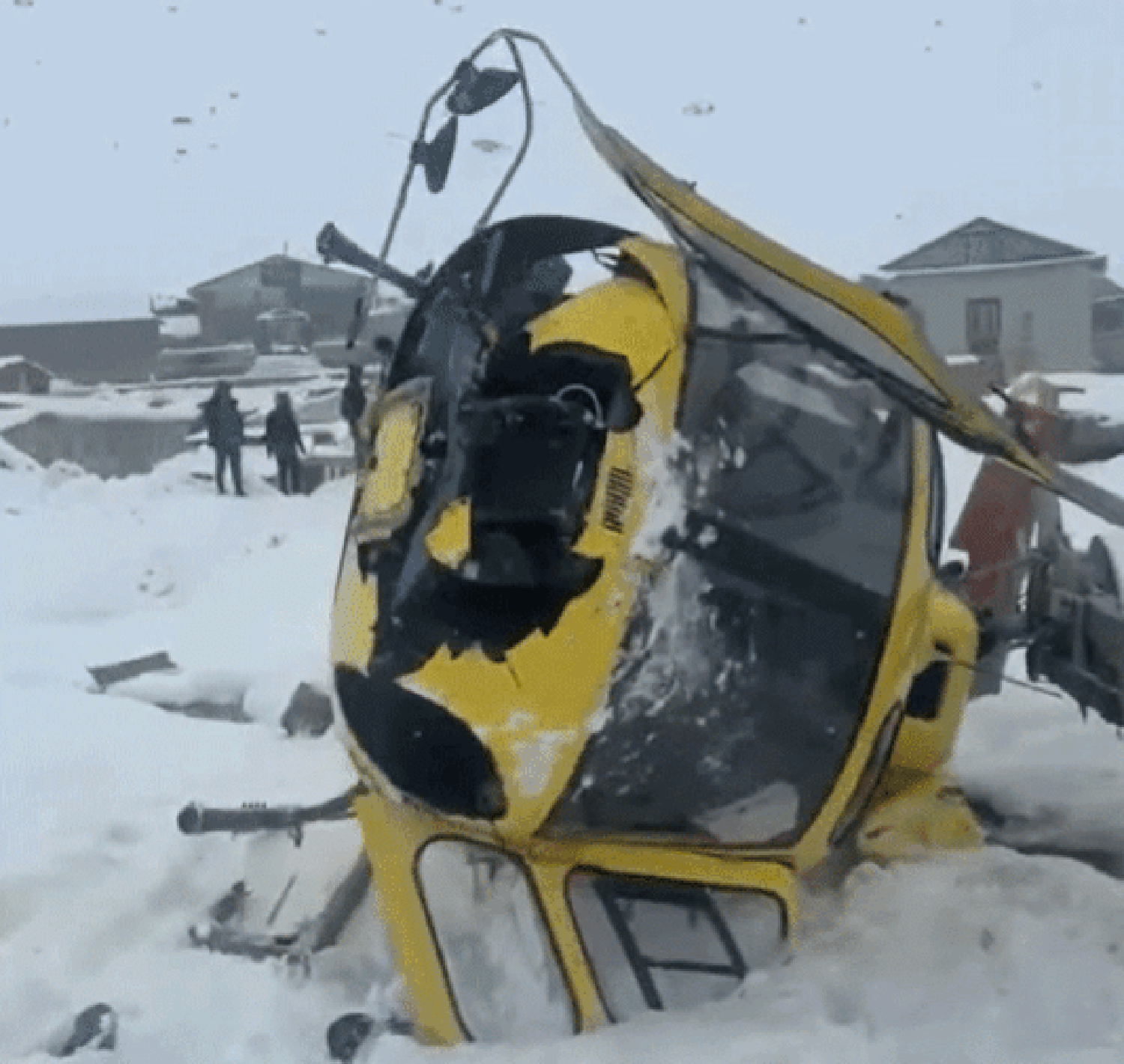 सोलुखुम्बुको लोबुचेमा हेलिकप्टर दुर्घटना
