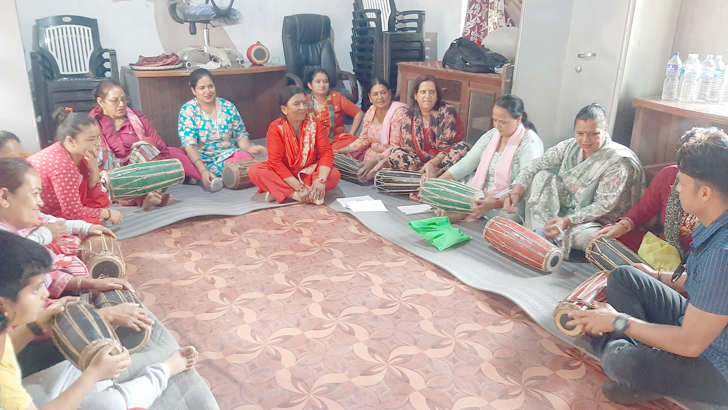 राष्ट्रिय लोकदोहोरी प्रतिष्ठानद्वारा मादल बजाउने तालिम