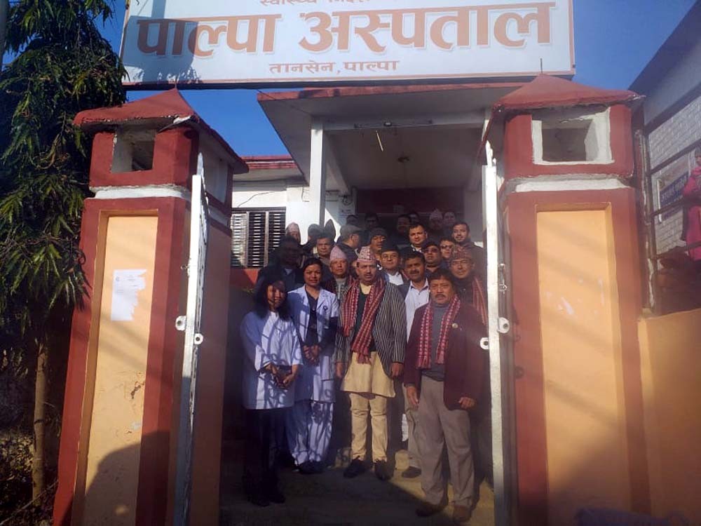 मन्त्री ढकालले गरे पाल्पा जिल्ला अस्पतालको निरीक्षण