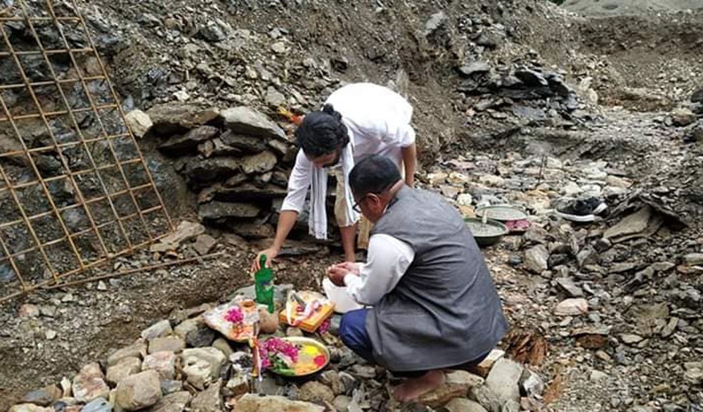 तिनाउमा वडा कार्यालय भवनको शिलान्यास