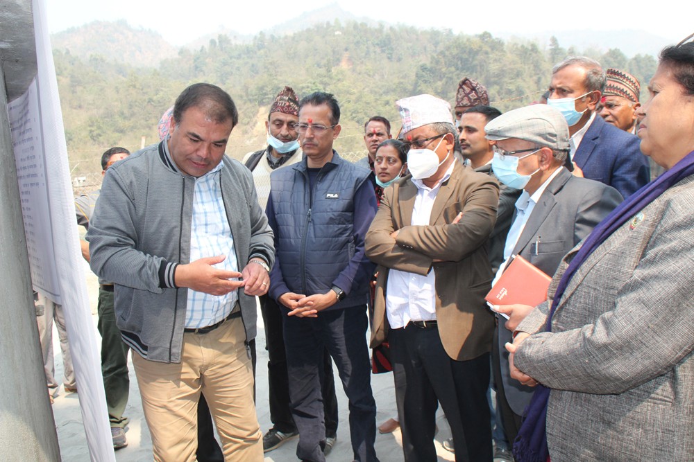 बगनासकाली बृहत खानेपानी योजनाको मन्त्री चौधरीले गरे अनुगमन