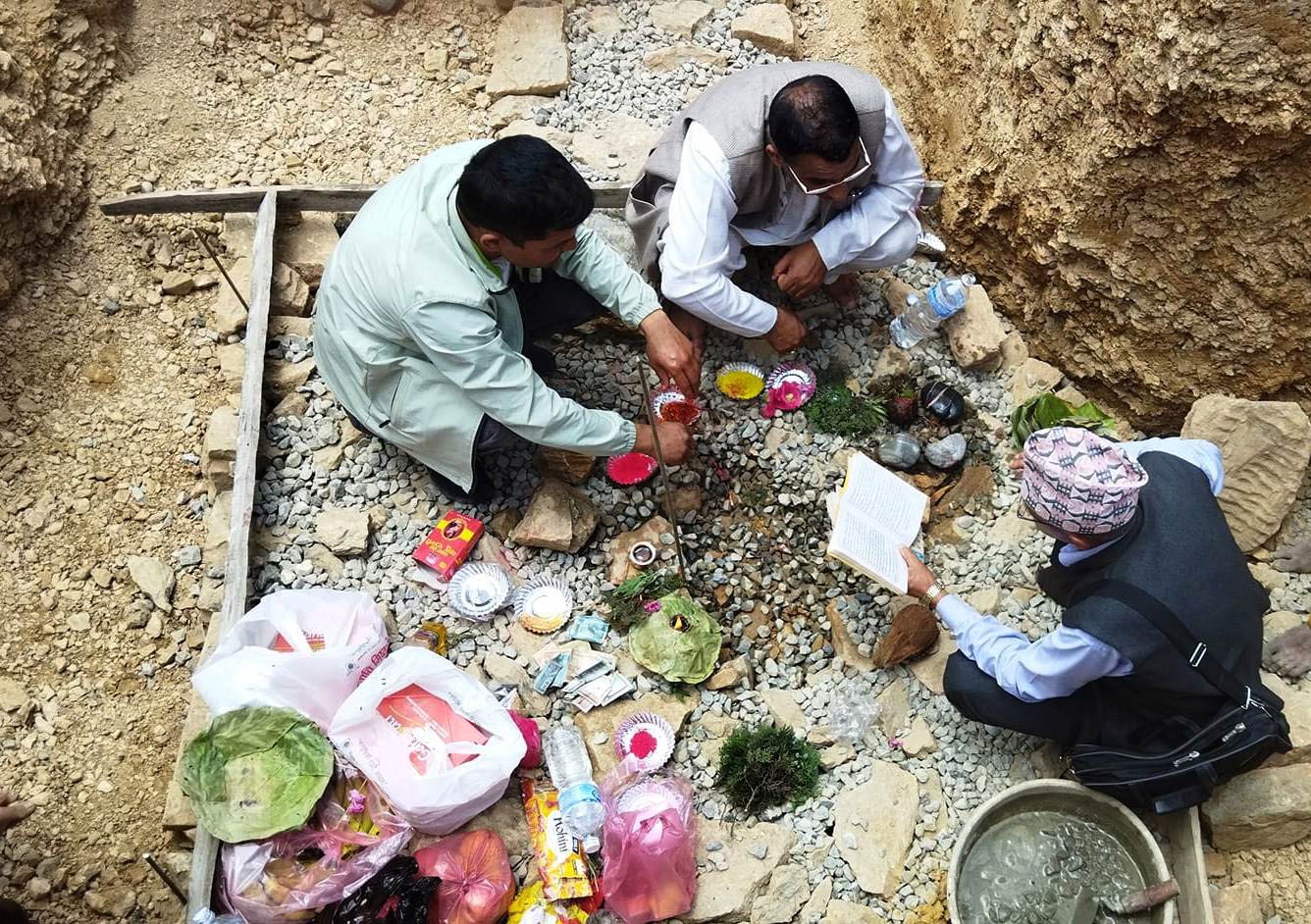 धार्मिक पर्यटकीय विकासमा जुर्मराउँदै रैनादेवी छहरा सरकार