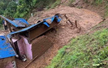 गुल्मीको अर्जेमा पहिरोमा परी एकै घरका ५ जनाको मृत्यु  