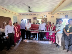 प्रभु बैंक पाल्पा शाखाद्वारा विद्यालयलाई कार्पेट सहयोग