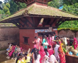 पाल्पाका शिव मन्दिरमा बिहानैदेखि भक्तजनको घुइँचो