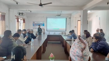 पाल्पामा दुई हजार ४३ किशोरीलाई एचपीभी खोप लगाइँदै 