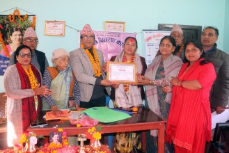 रामपुर नगरपालिकाकी उपप्रमुख थापा सम्मानित