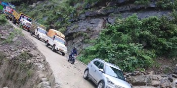 पहिरोले अवरुद्ध  पाल्पा–बुटवल सडक सञ्चालनमा, जोखिम कायमै 