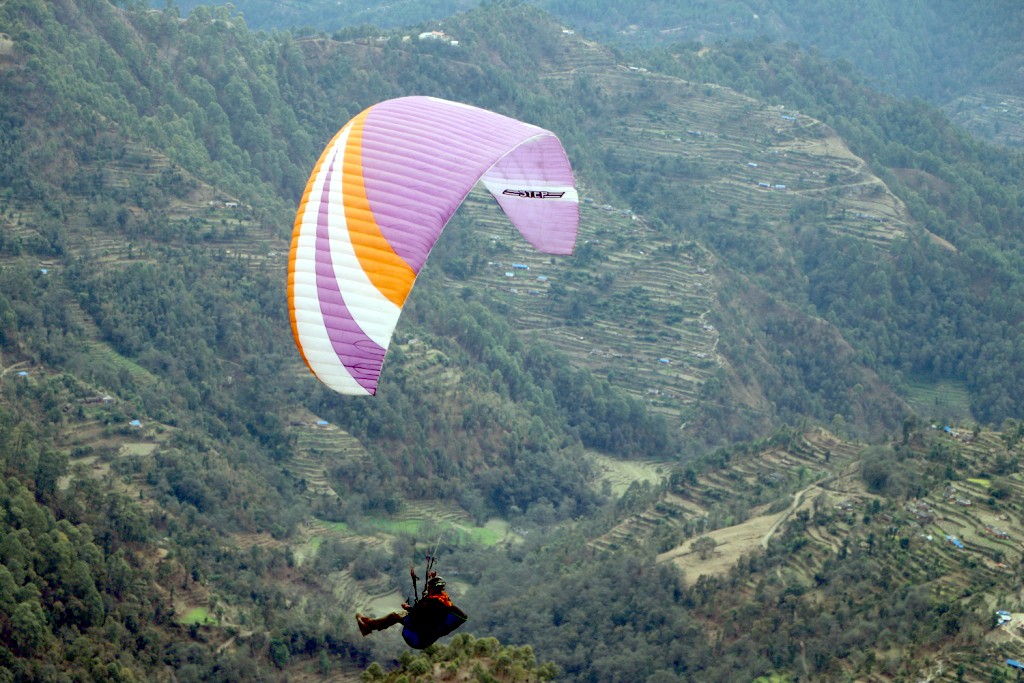 गुल्मीको मदानेमा प्याराग्लाइडिङ्गको सफल परीक्षण