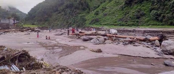 बाढीपहिरोः १६ जना अझै बेपत्ता