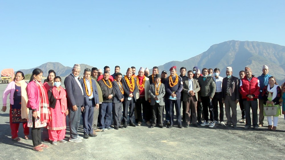 रेसुङ्गा विमानस्थलबाट बैशाखदेखि नियमित उडानको तयारी, पूर्वमन्त्री ज्ञवाली सहित सरकारी टोलीद्वारा निरीक्षण
