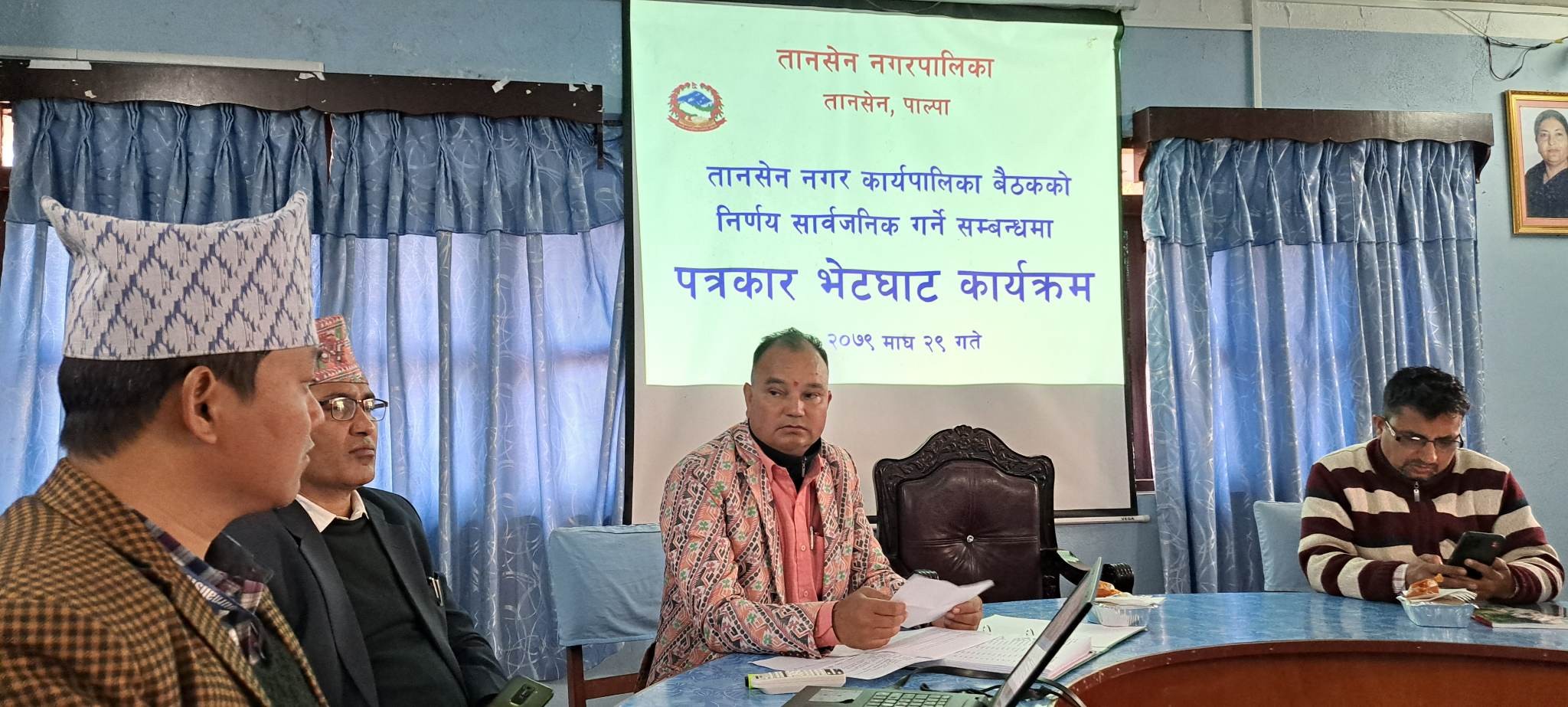 ‘भ्यालेन्टाइन डे’ मा रानीमहल पुग्ने जोडीलाई सत्कार गर्दै तानसेन नगर सरकार