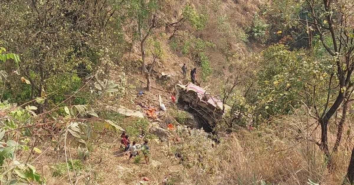 पाल्पाको जोरधारामा बस दुर्घटना : एकको मृत्यु, १० यात्रु घाइते