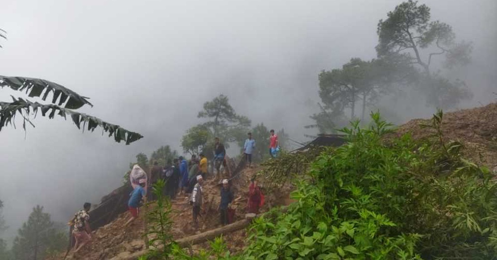 पहिरोमा ज्यान गुमाएकाहरुको सामूहिक दाहसंस्कार