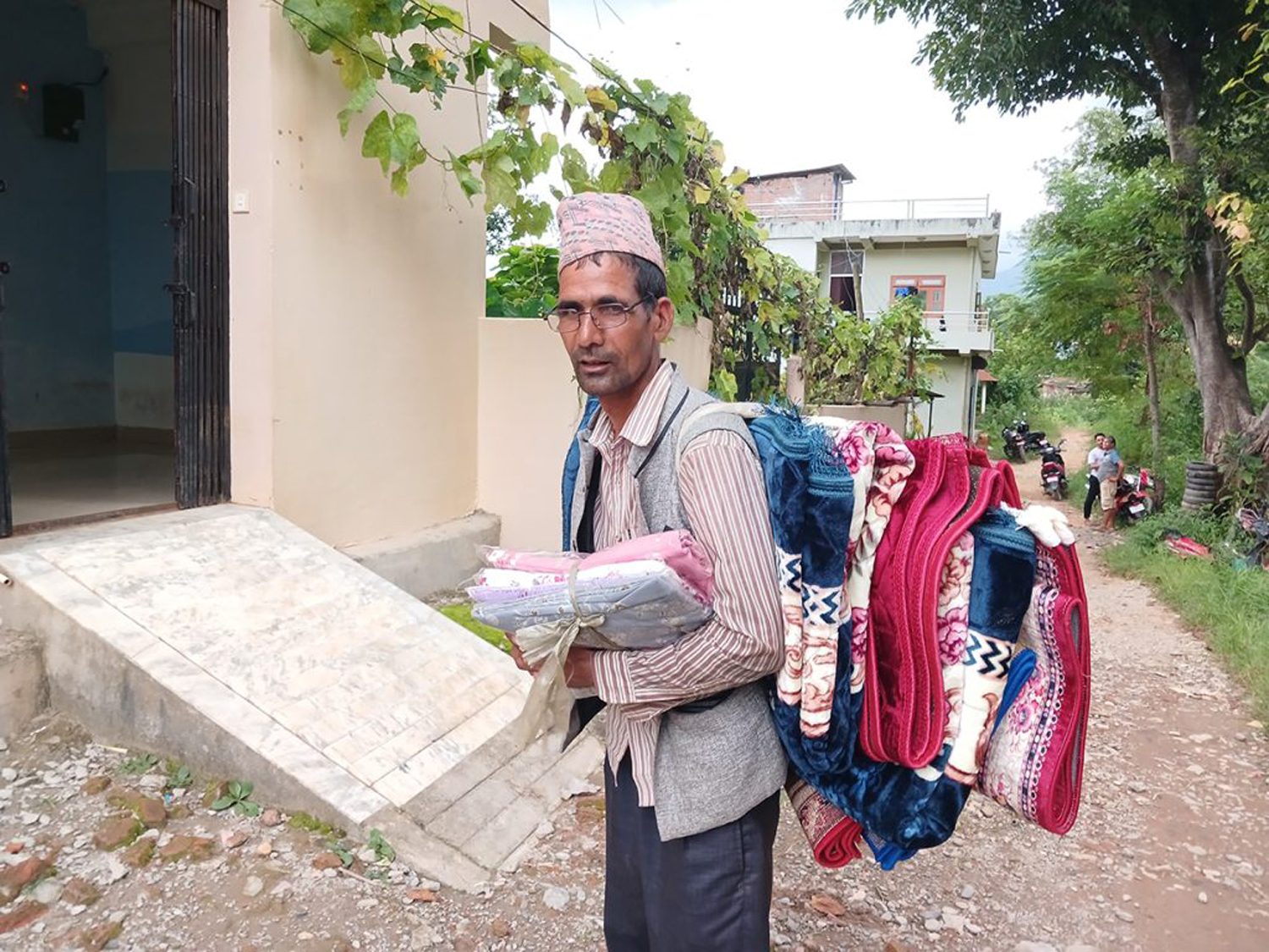 घुमन्ते व्यापारमा रमाएका ‘काफ्ले बा’