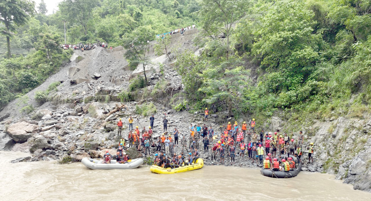 त्रिशूलीमा बगेको बसका एक यात्रुुको शव फेला