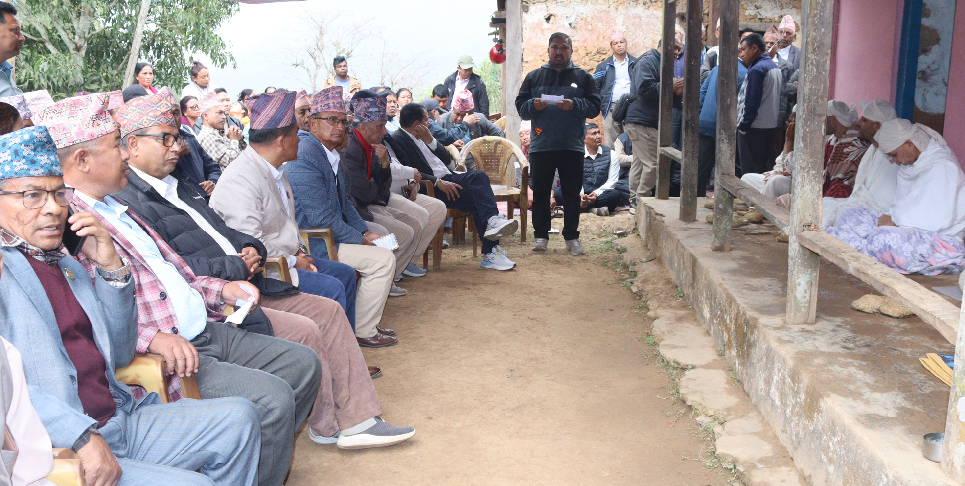 नेकपा एमाले पाल्पाले गर्याे केन्द्रीय नेता आचार्यको घरमा शोकसभा