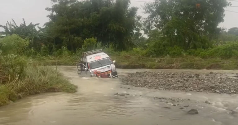 उदयपुरमा गाडी बग्दा एकको मृत्यु, २१ को सकुशल उद्दार