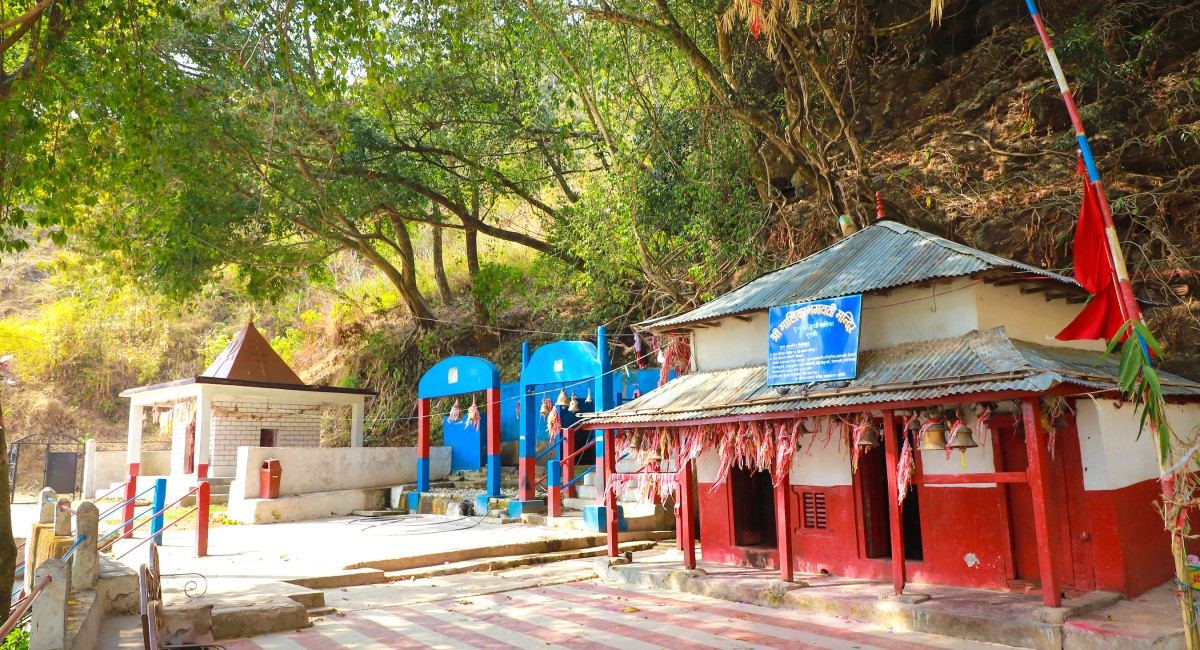 चिच्याएर बर माग्ने मालिका मन्दिर ओझेलमा