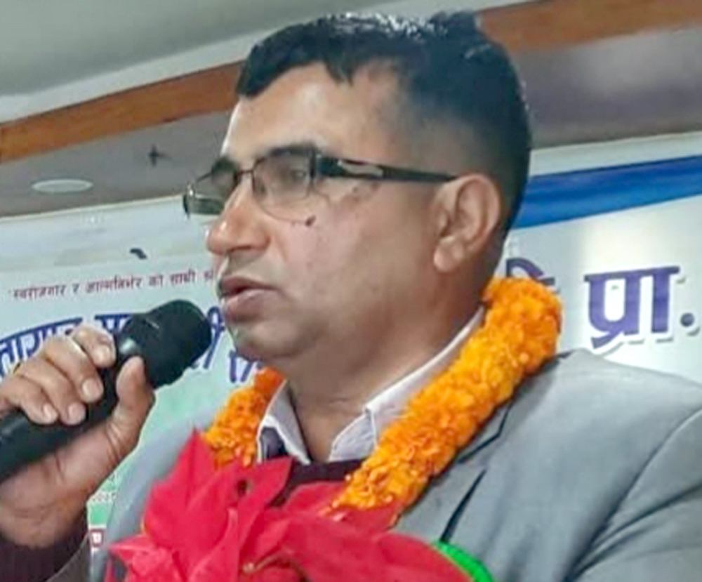 विभाजन होइन्, पार्टी रुपान्तरणको प्रारम्भ हो  : नेता भट्टराई 