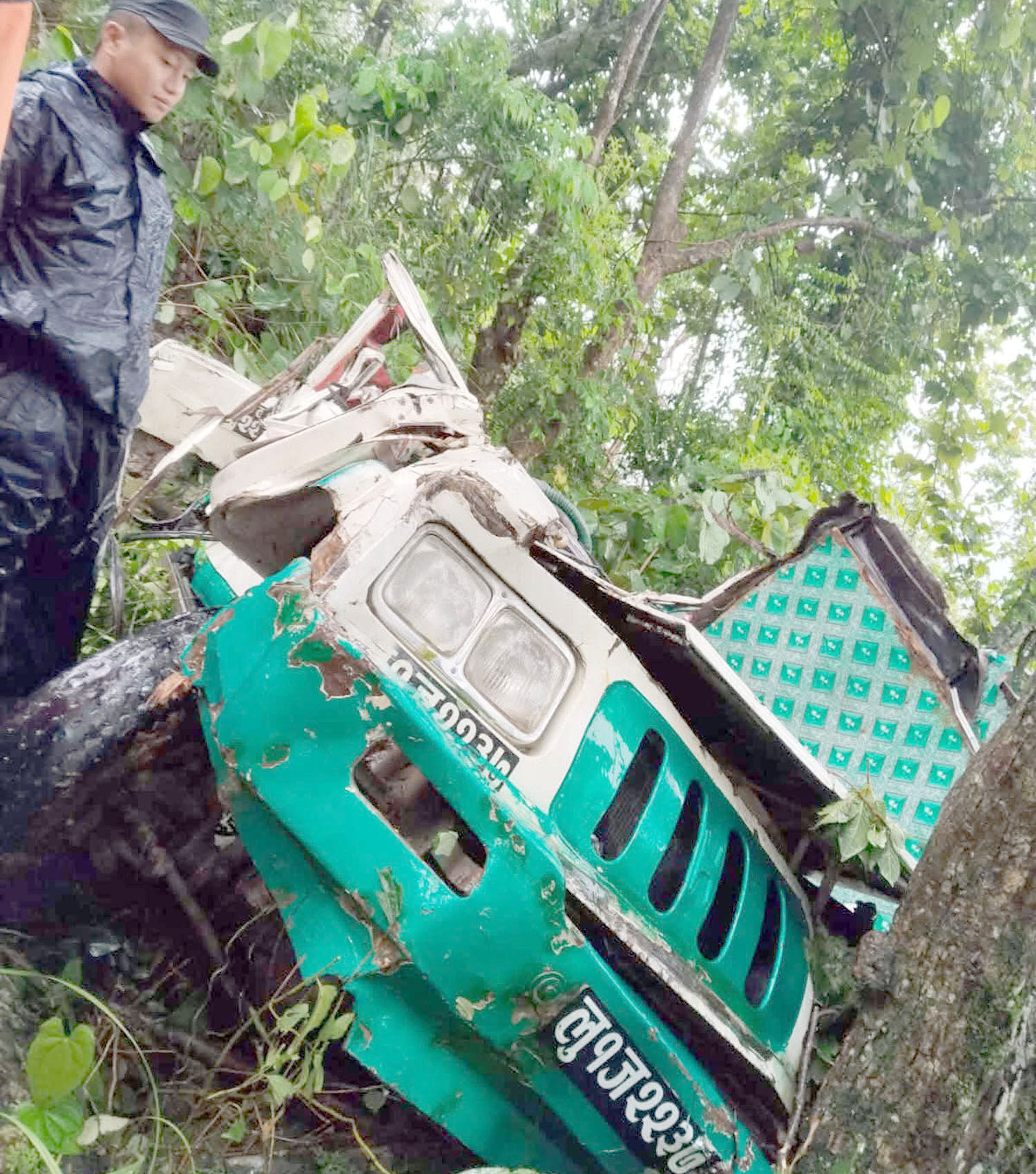 तिनाउमा जिप दुर्घटना : चालकसहित १० जना घाइते