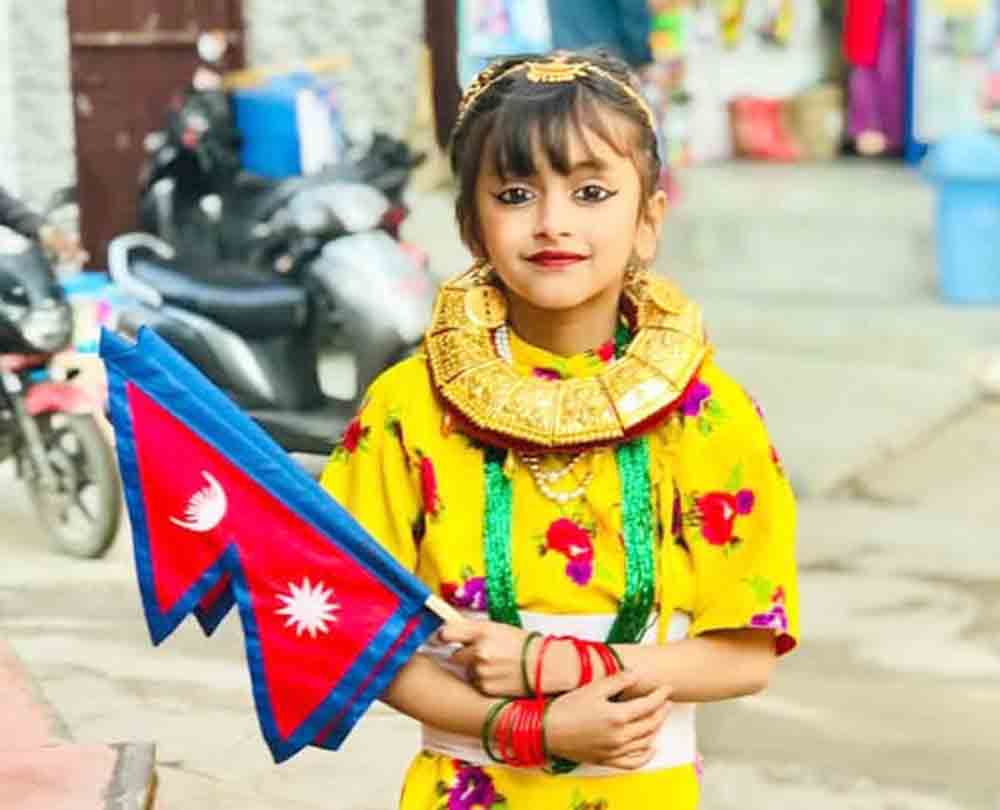 ७ वर्षीया बालिकाको यस्तो छ चित्र कोर्ने कला