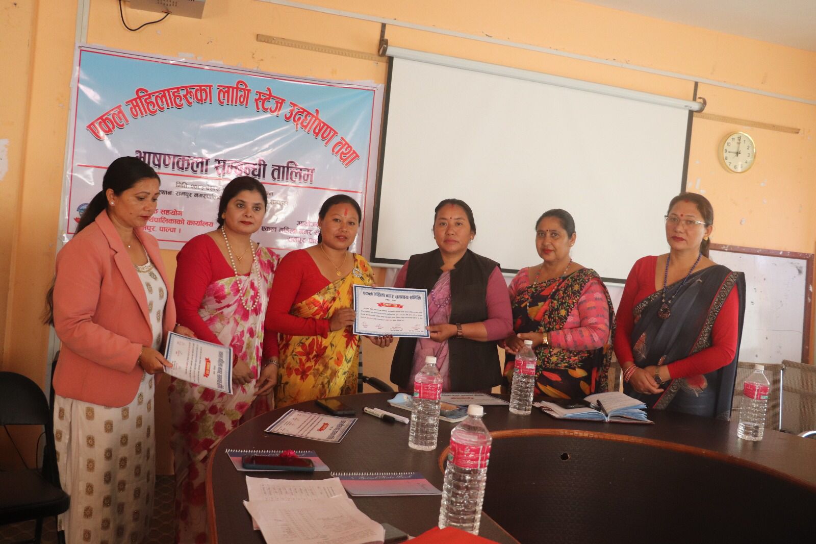 एकल महिलाको क्षमता विकास गर्न भाषण कला तालिम