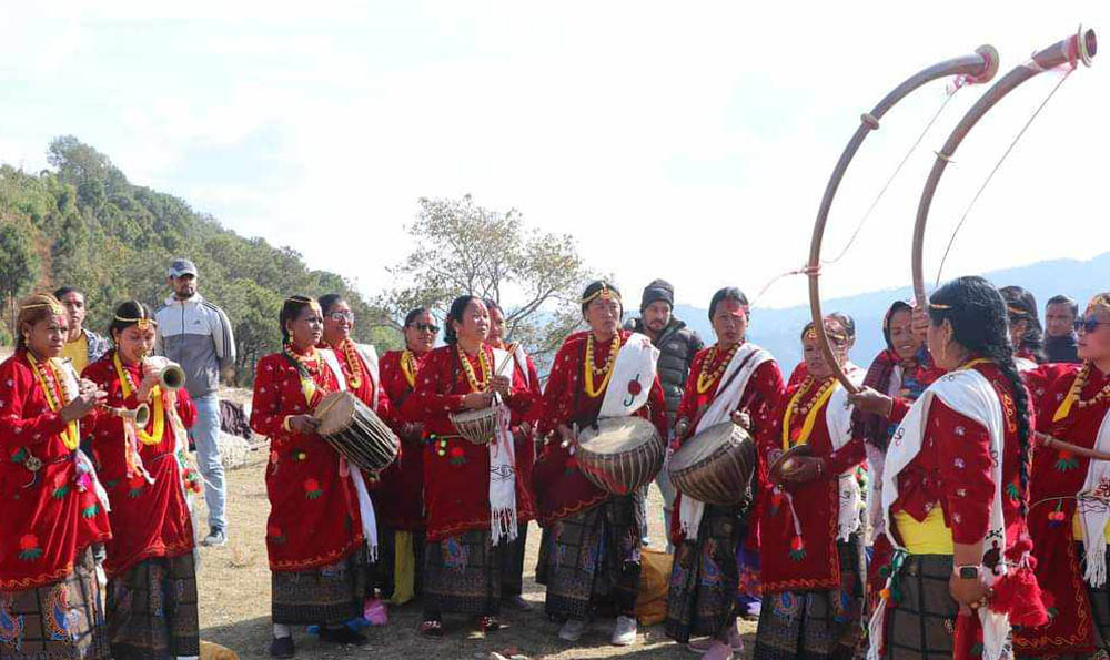  संस्कृति संरक्षणमा धुर्कोट गाउँपालिका : नौमती बाजा संरक्षण गर्न विद्यार्थी र महिलालाई प्रशिक्षण