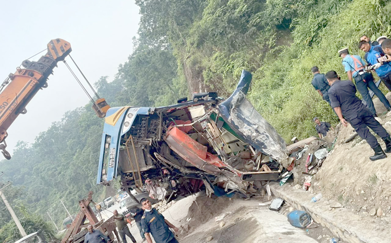 दाउन्ने बस दुर्घटनामा ६ जनाको मृत्यु